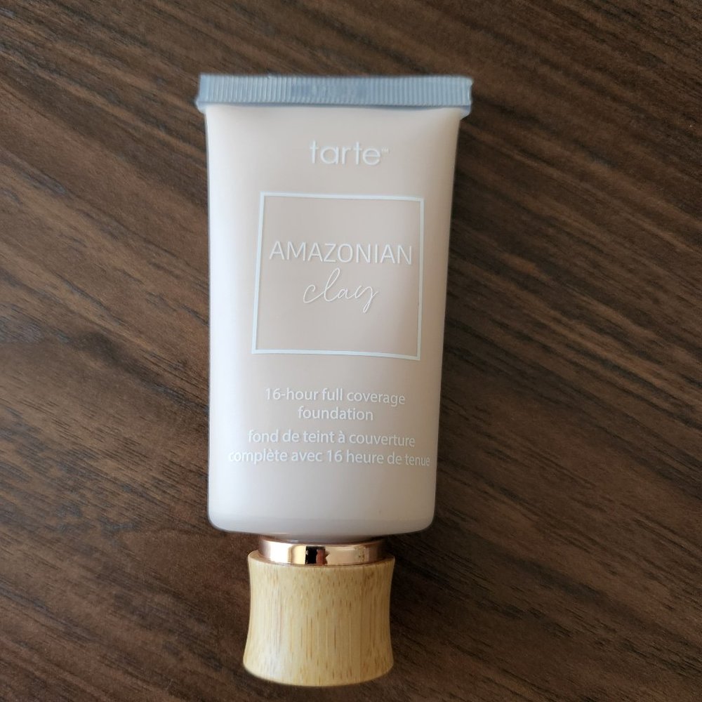 Tarte Amazonian clay foundation fair light beige